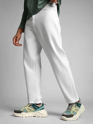 White Regular Fit Jeans